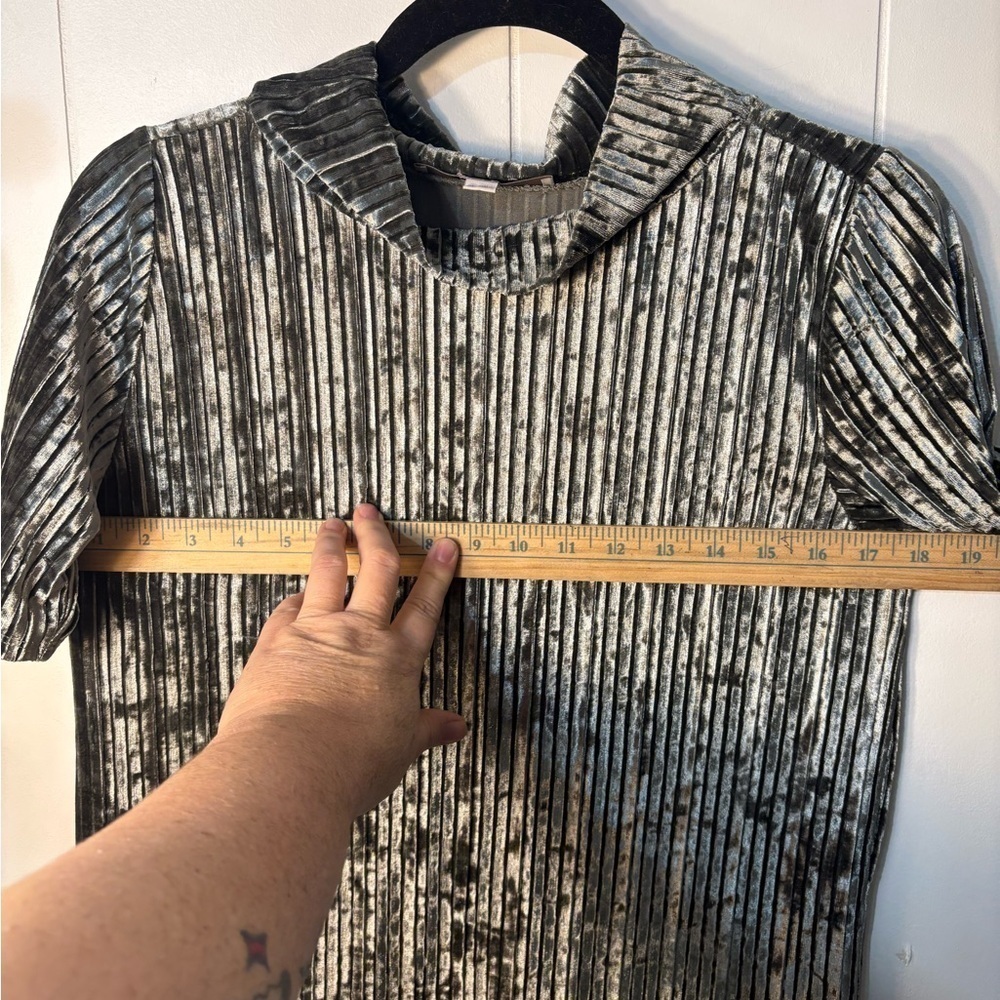 Loft Women’s Olive Green Velour Striped Mock Neck Top Size  XS - Picture 6 of 9